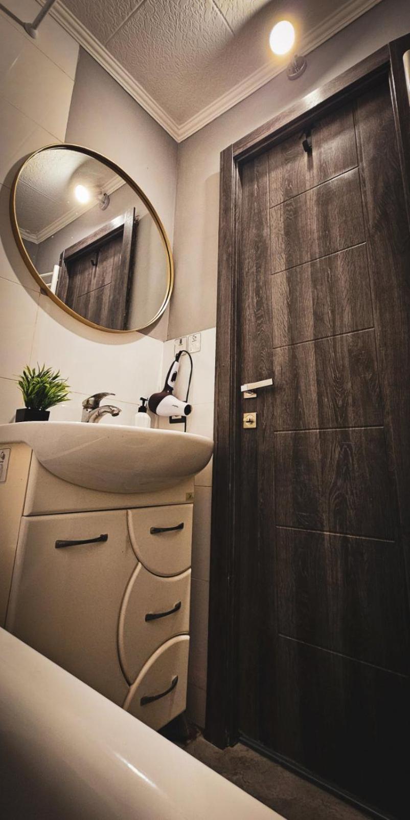 2К Апартаменты В Центре Поселение 24 На 7 Kryvyi Rih Exterior photo